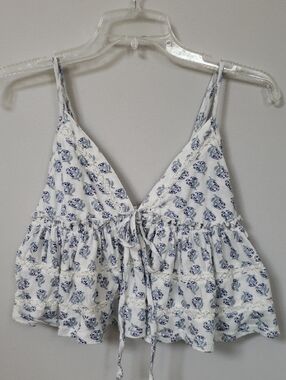 Urban Outfitters Top Womens M White & Blue Floral Baby Doll Cropped Tank